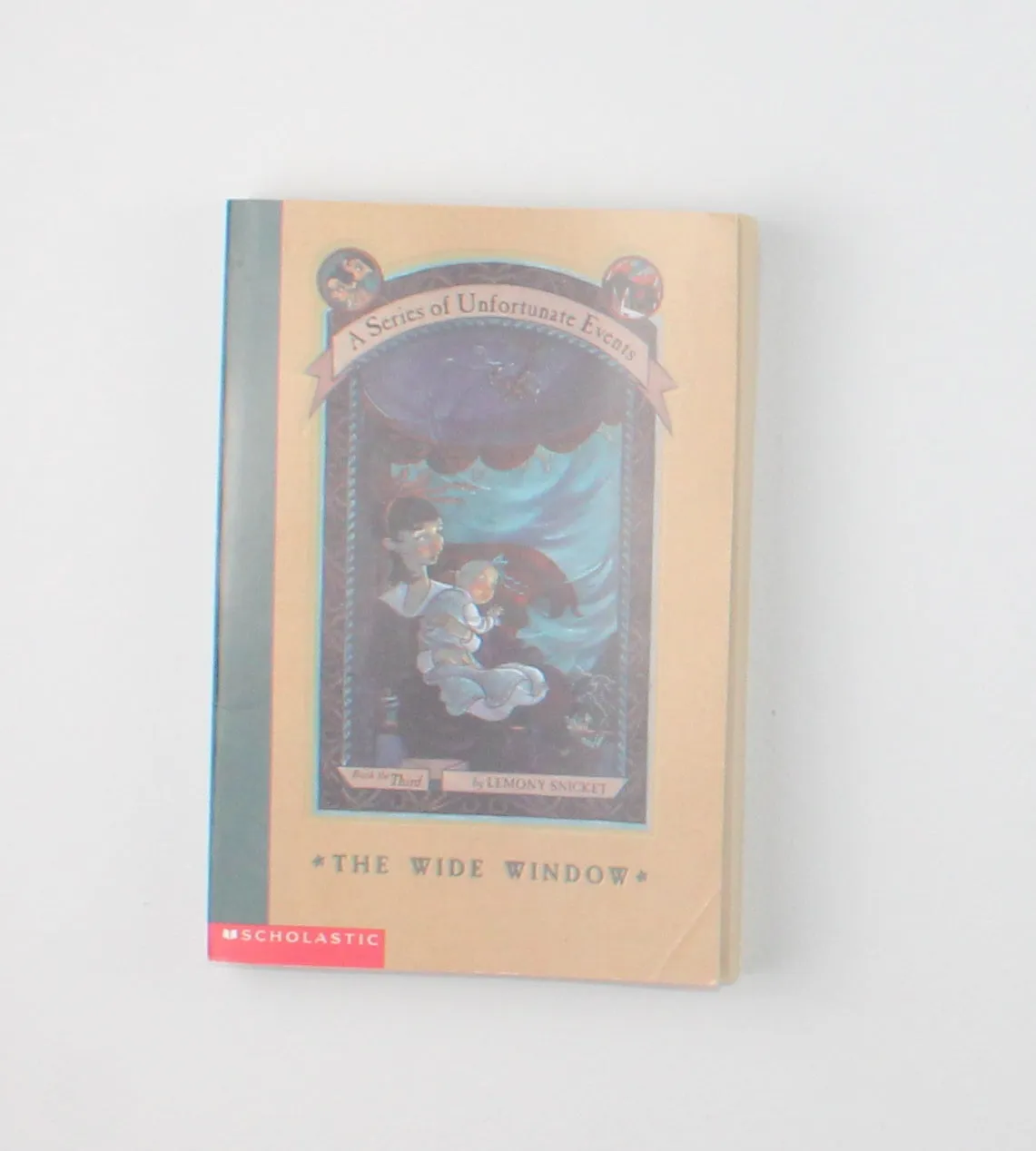 A SERIES OF UNFORTUNATE EVENTS- THE WIDE WINDOW #3 NOVEL PRE-LOVED