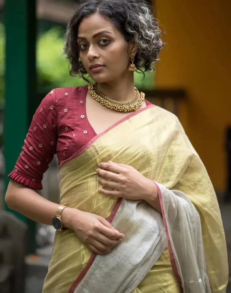Exquisite Mul Cotton And Zari Saree