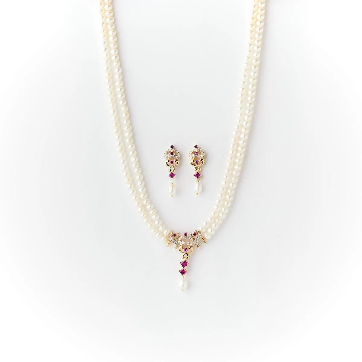 Exquisite Pearl Necklace Set